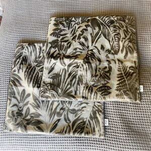 20” Botanical Print Velvet Throw Pillow Covers in Silver / Grey